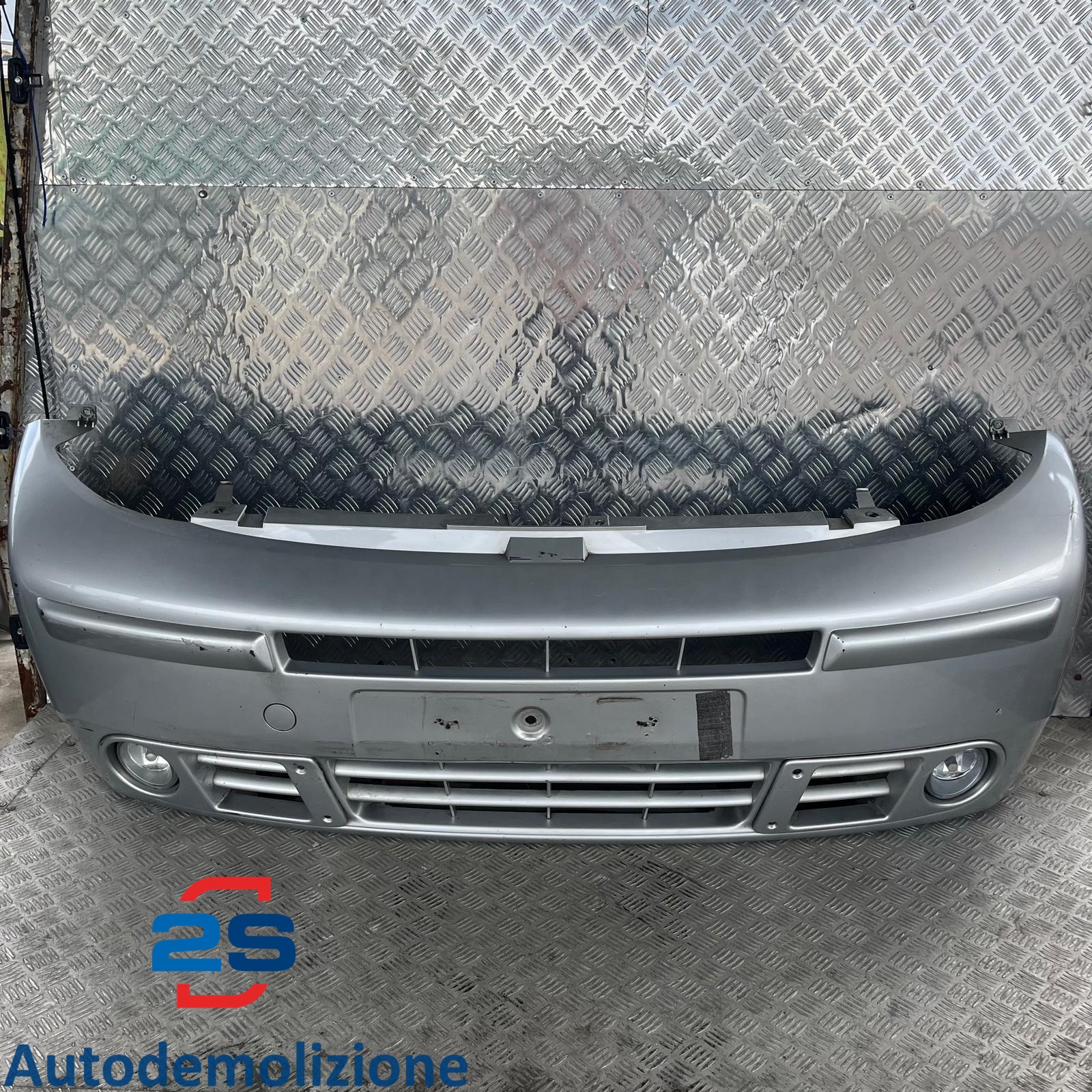 Paraurti anteriore renault trafic (00-07)